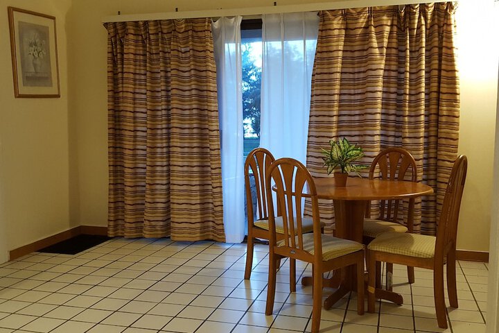 Room 11 of 32