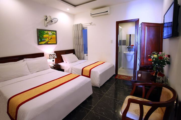 Room 11 of 35