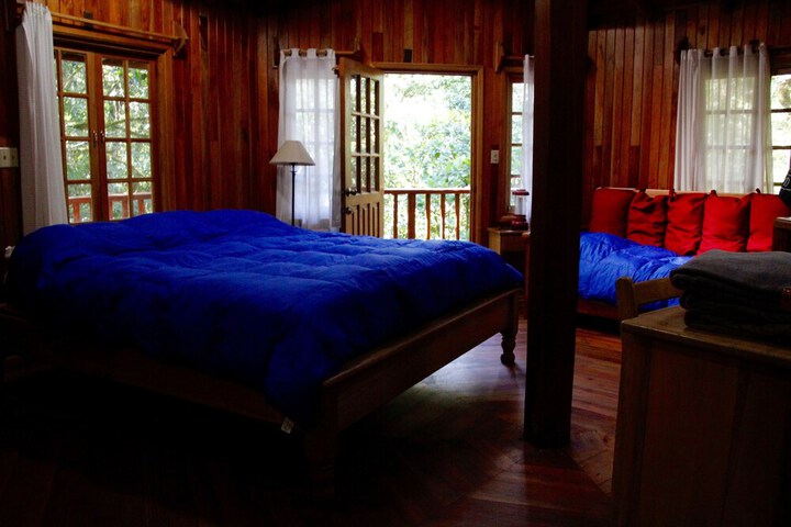 Room 33 of 154