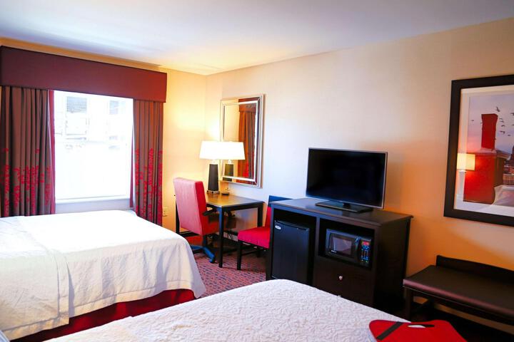2 Queen Beds Hearing Accessible (10 of 15)