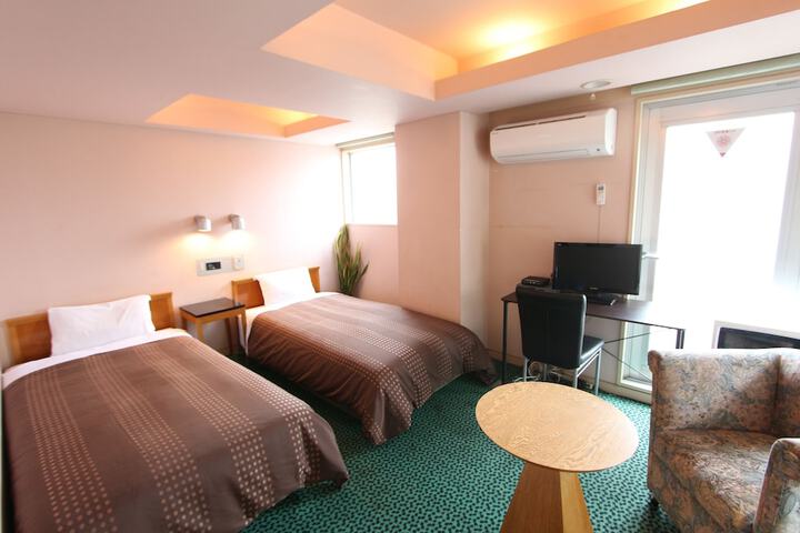 Room 7 of 23