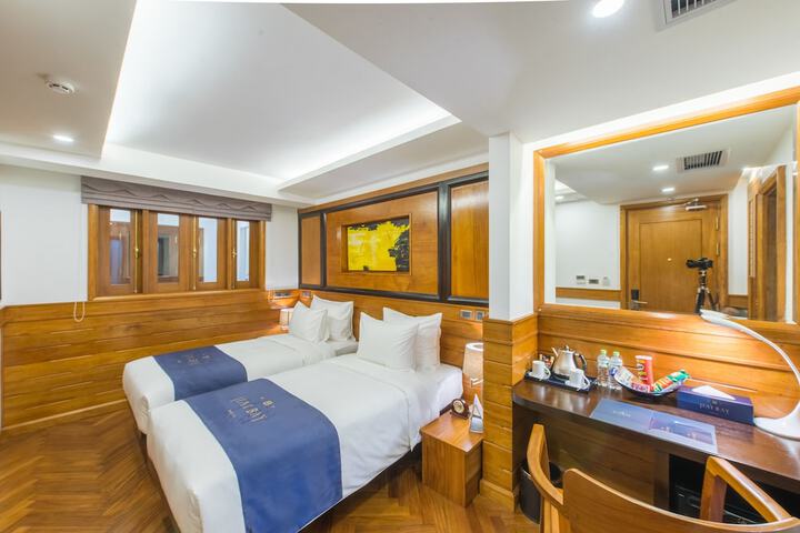 Room 5 of 91