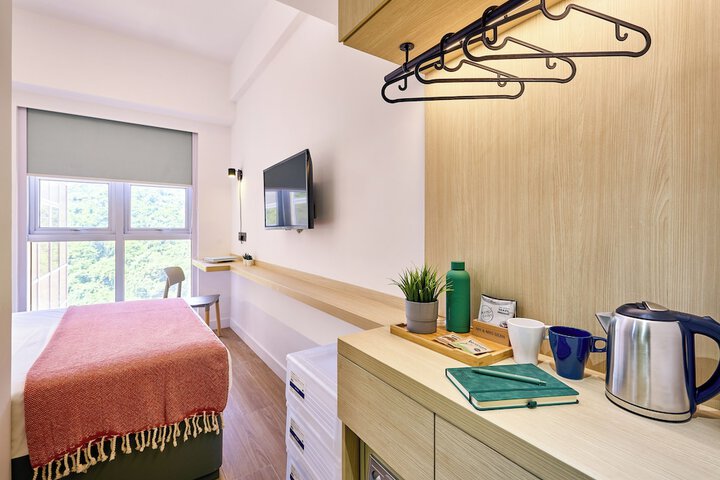 Room 15 of 34