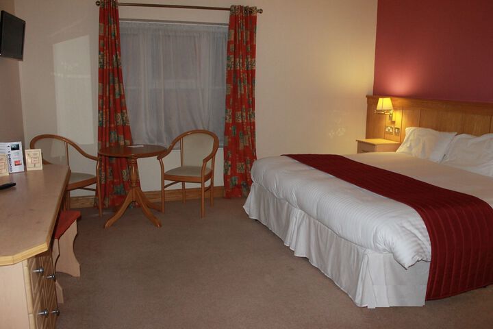 Room 2 of 31
