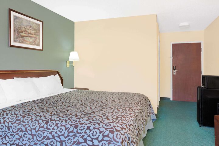 1 King Bed Accessible (6 of 12)