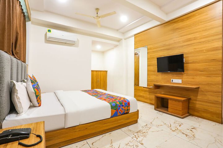 Room 21 of 34
