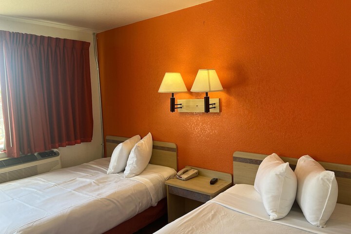 Room 8 of 42