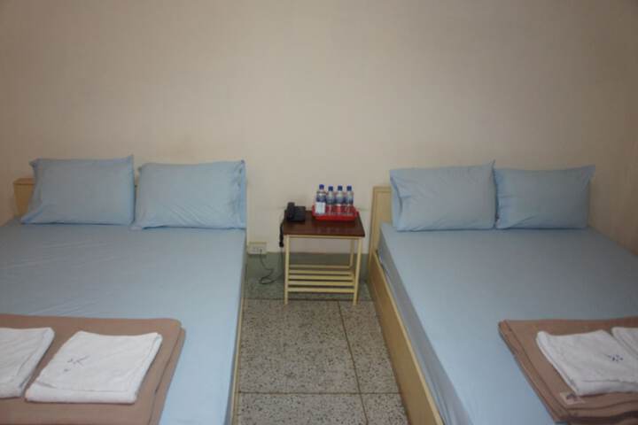 Room 14 of 32