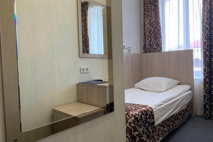 Room 34 of 62