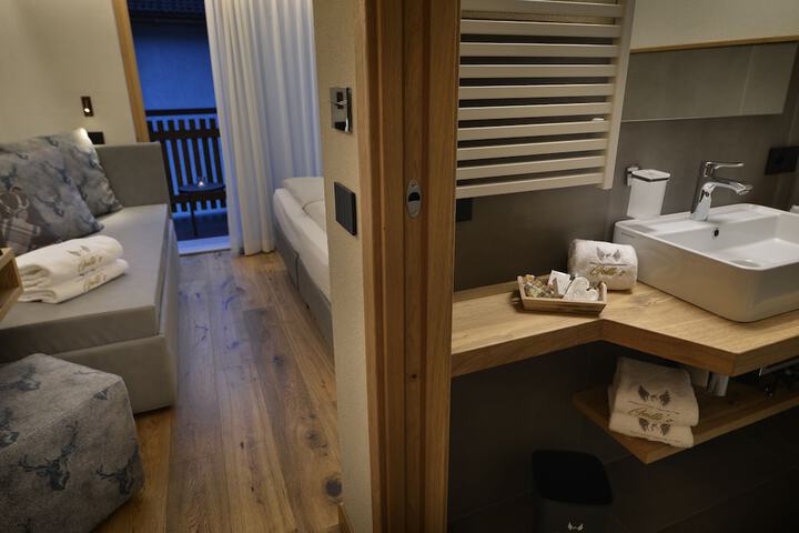 Room 27 of 131