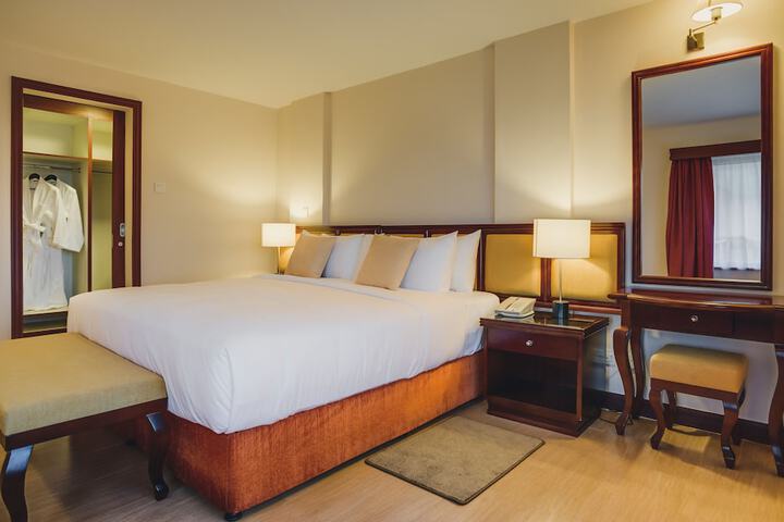 Room 3 of 150