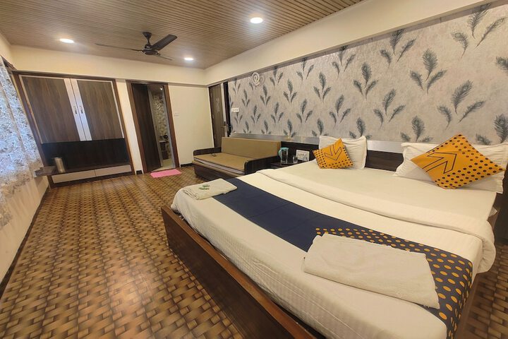 Room 4 of 35