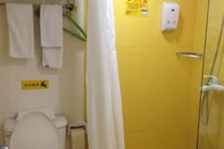 Room 13 of 39