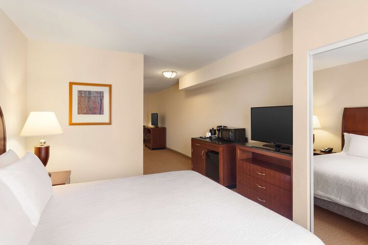 Room 6 of 25