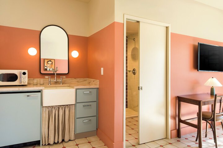 Room 26 of 46