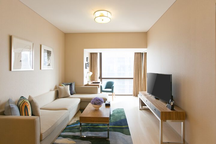 Room 9 of 15