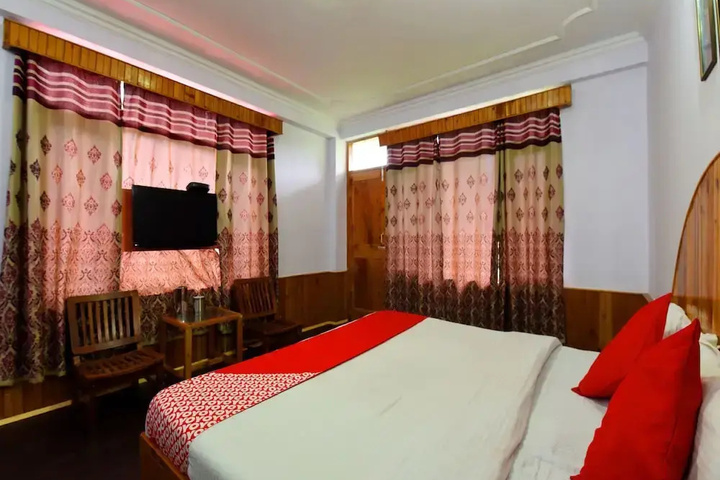 Room 6 of 11