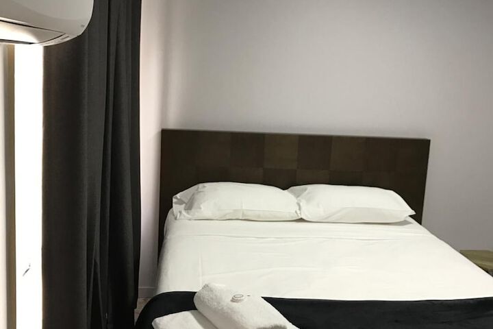 Room 15 of 37