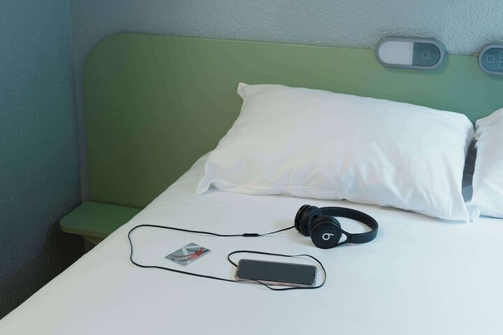 Room 6 of 39