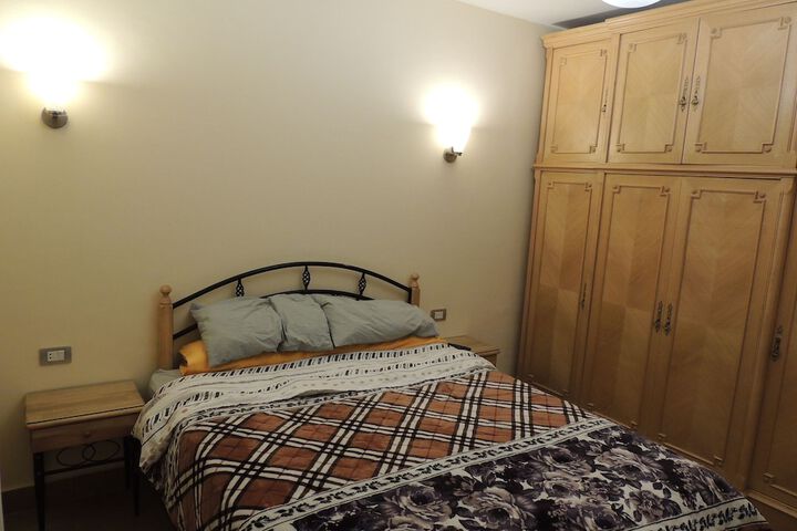 Room 19 of 34