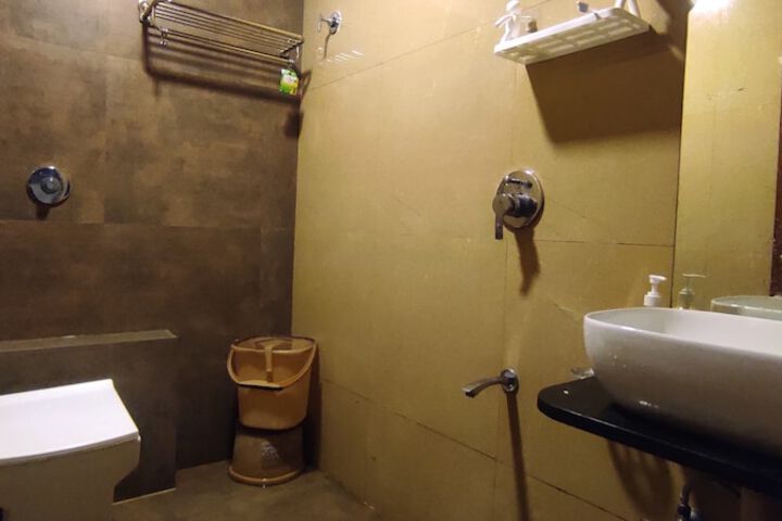Room 15 of 44
