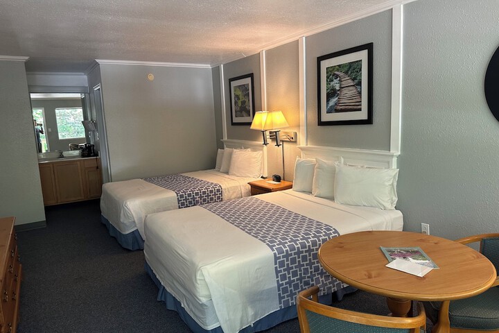 Room 10 of 29