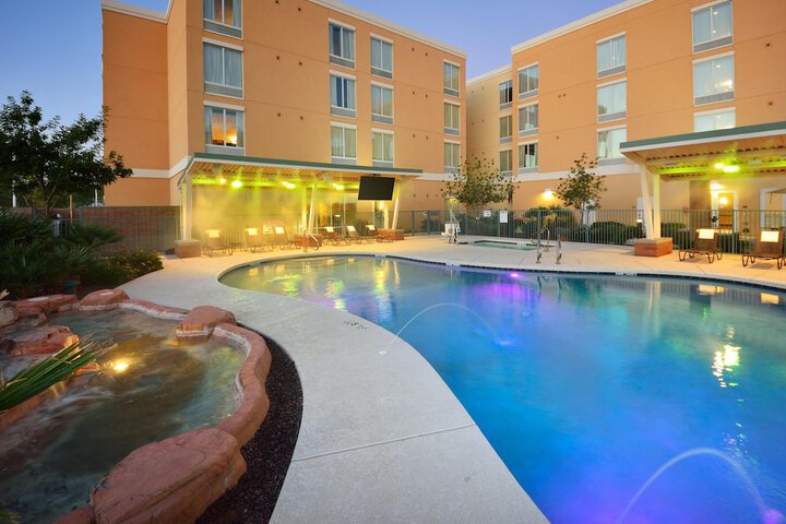 Pool Hotel