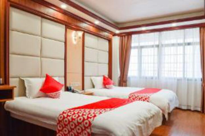 Room 5 of 6