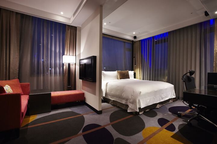 Room 32 of 58