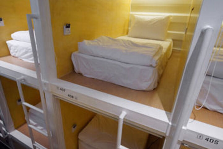 Room 33 of 74