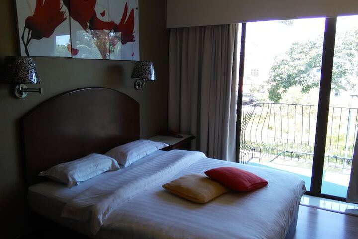 Room 5 of 14