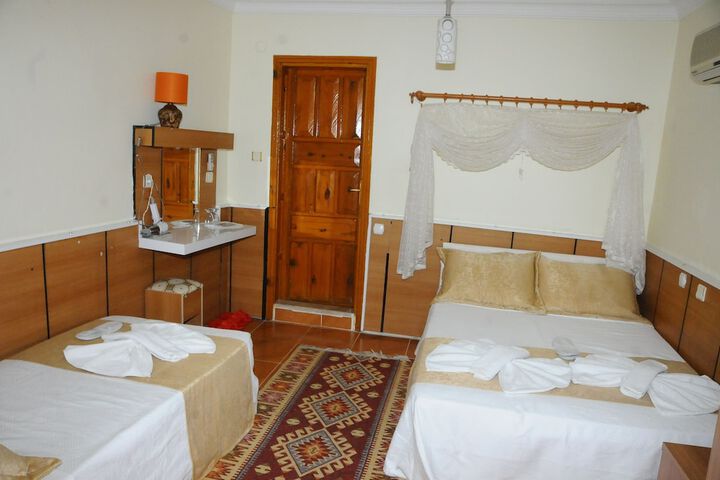 Room 9 of 66
