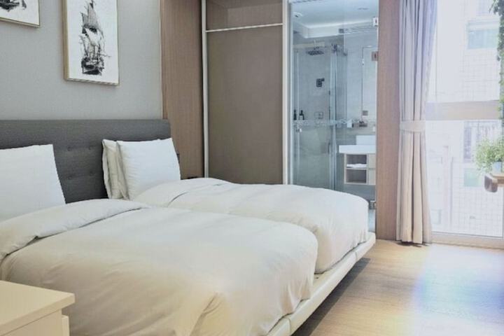 Room 44 of 120