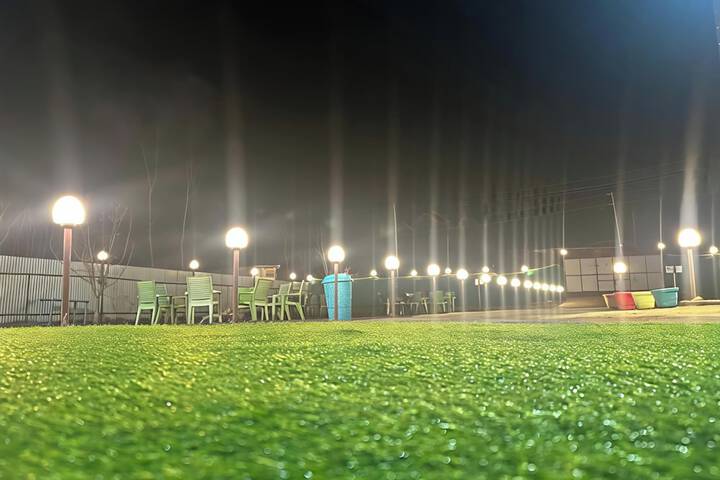 Hotel Exterior 12 of 12