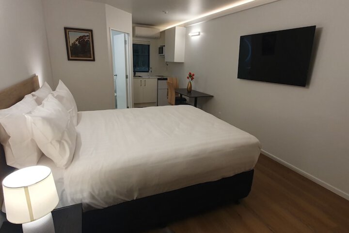 Room 13 of 22