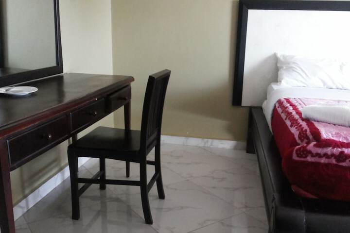 Room 13 of 94