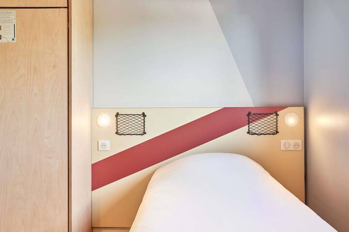 Room 18 of 38