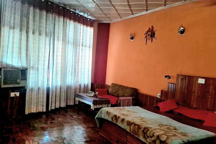 Room 6 of 61
