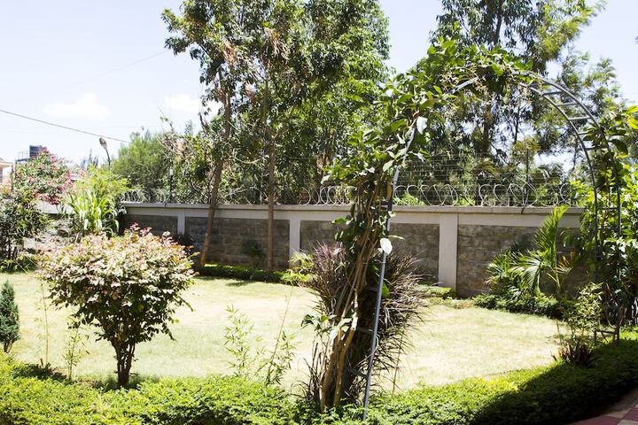STANJO KAREN SUITES