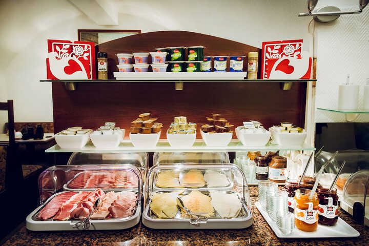 Breakfast/Coffee Service 26 of 39