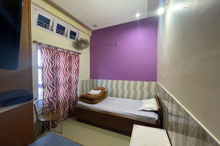 Room 17 of 43