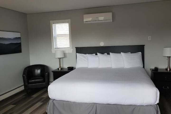 Room 16 of 35