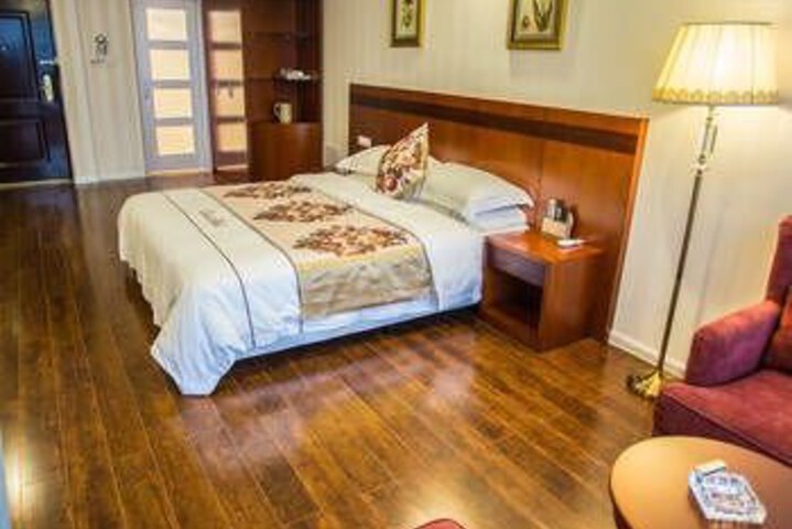 Room 2 of 7