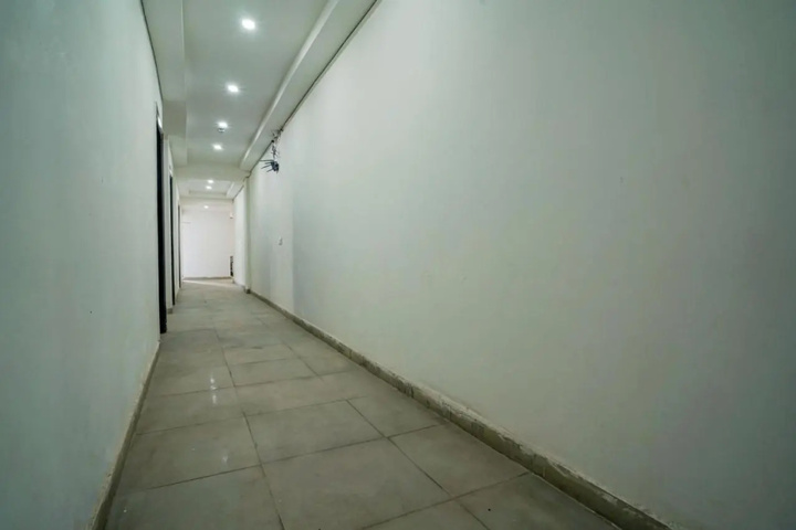 Room 8 of 17