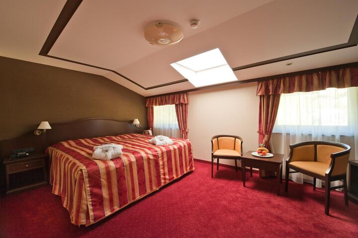 Room 8 of 45