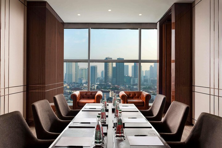 Dining 72 of 127