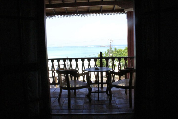 Room 5 of 75
