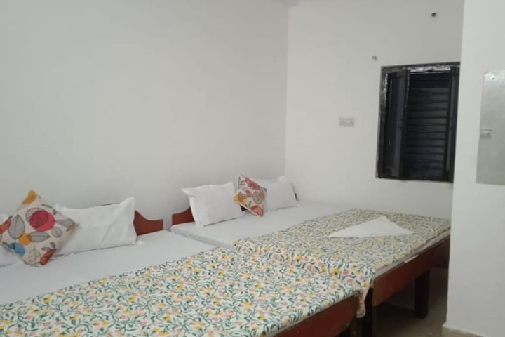 Hotel shivdev