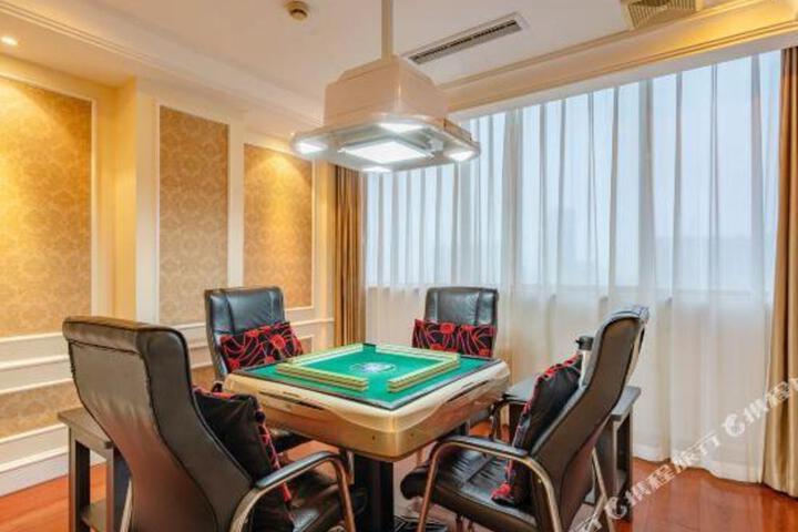 Pacific Grand Hotel