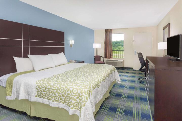 1 King Bed Accessible (7 of 10)